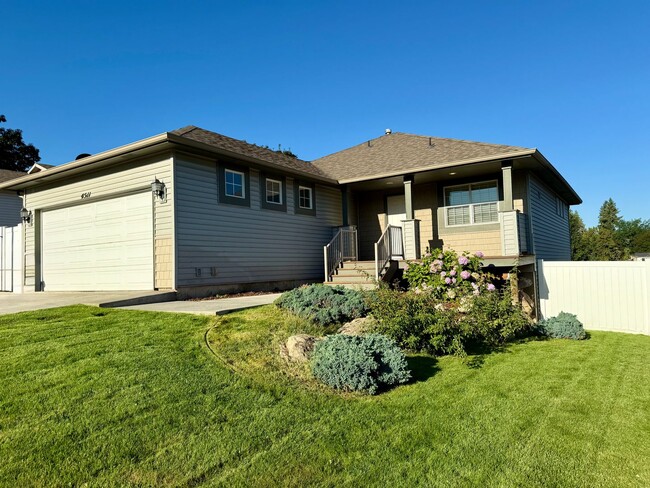 Building Photo - Available now! Rental