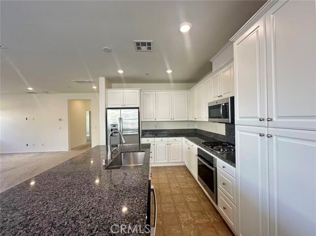 16061 Huckleberry Ave