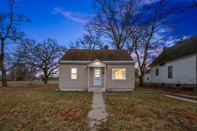 Photo - 2016 Reynolds St