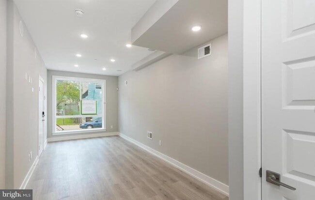 Photo - 2548 N Howard St