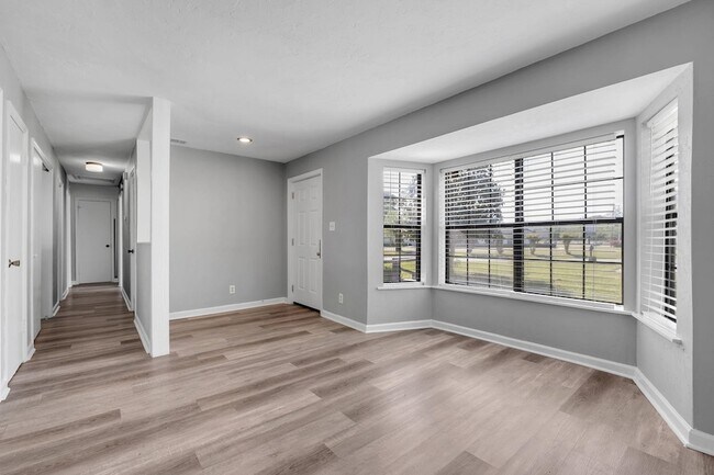 Photo - 27 Sierra Rd