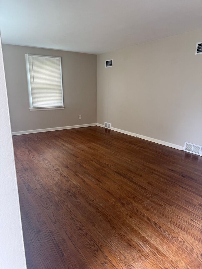 Photo - SPECIAL OFFER ! Sign lease by Monday 5/11/26 and  get  1/2 Off First Month rent!