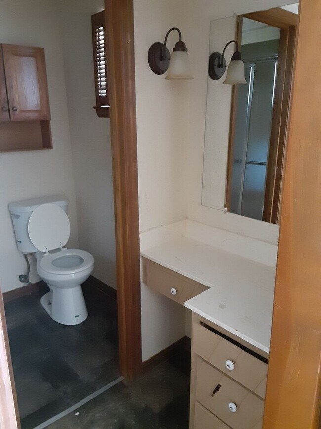 4 Bedroom and 2 Bathroom home NLR Rental House Rental in North Little