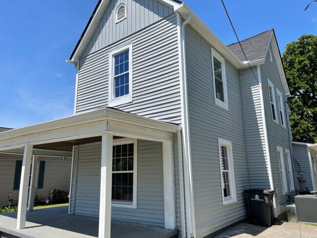 Photo - 215 E Burwell Ave Unit 1