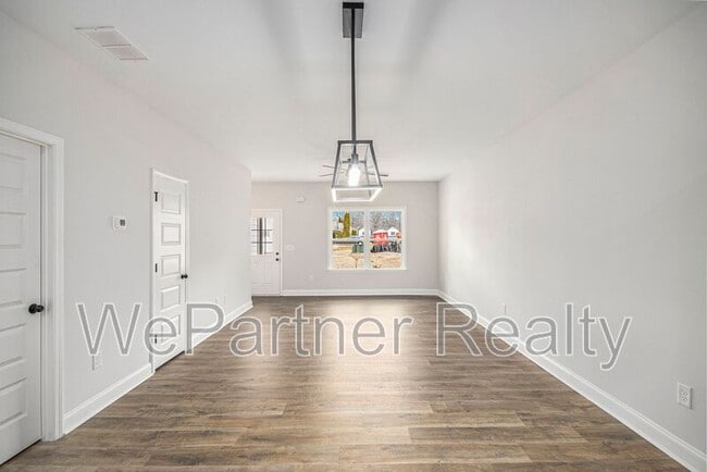 Photo - 124 Crest Pointe S