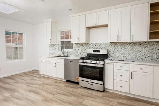 Photo - 13913 McNab Ave