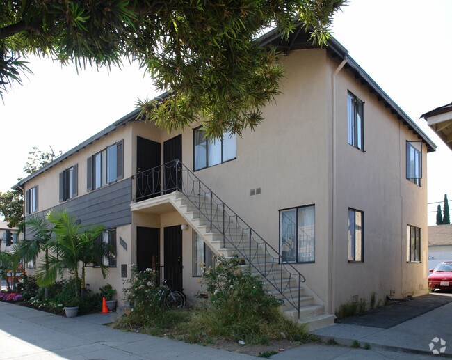 10878 Venice Blvd