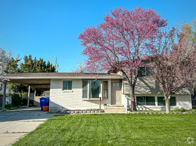 Building Photo - 980 Country Hills Dr Rental