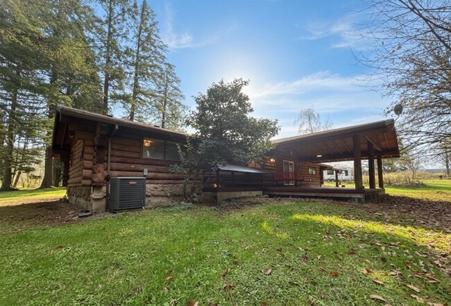 Building Photo - Country Living 3 Bedroom 2 Bath Newberg OR 97132