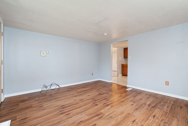 Photo - MOVE IN SPECIAL! SCORE HALF OFF 1ST MONTH'S RENT IF SIGNED BY NOV. 21! Beautiful 1 Bedroom home i...