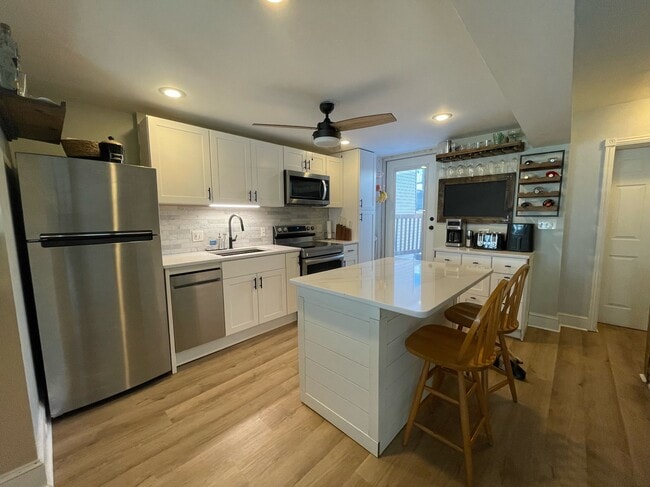 Building Photo - 1158 S 13th St Unit 2 Rental
