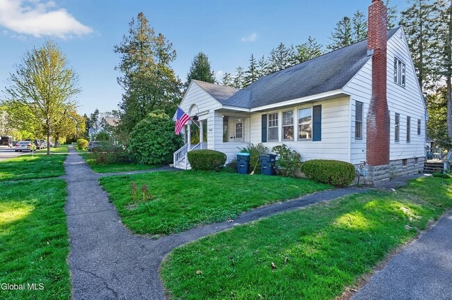 Photo - 1450 Baker Ave