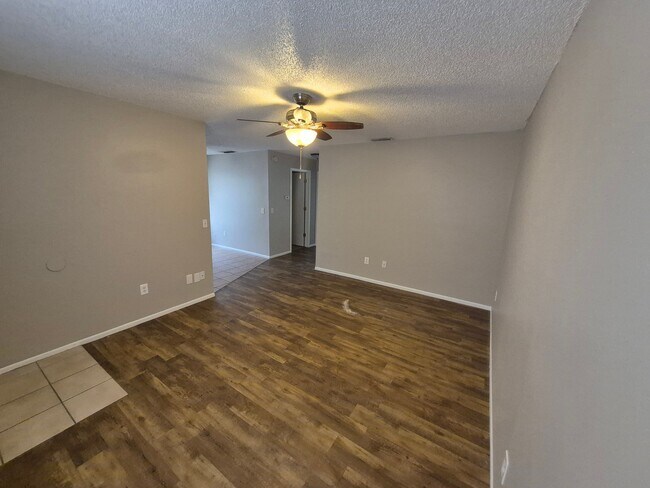 Photo - 1305 Markham Ave