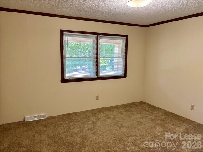 Photo - 128 Hillcrest Dr