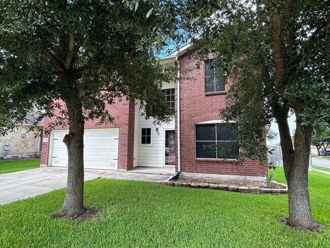 Photo - BEAUTIFUL 4 BR/2BTH HOUSE LOCATED IN CIBOL...
