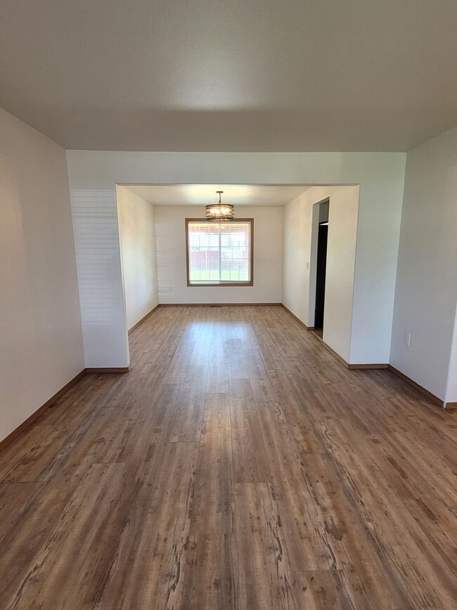 Photo - 4 Bedroom / Triple Car Garage / Fenced Yard
