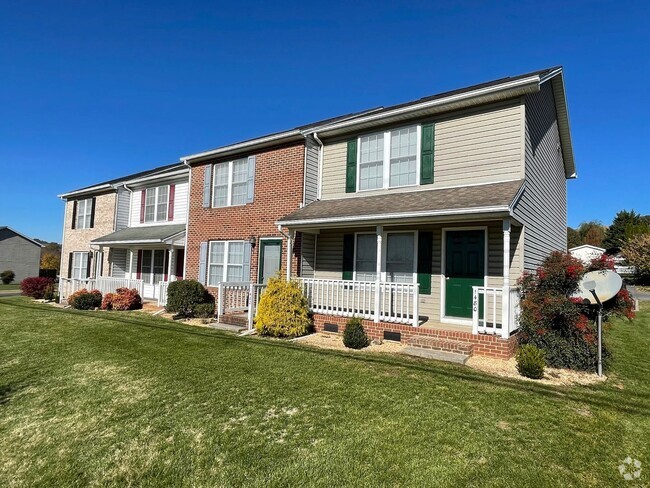 Building Photo - Fresh Two Bedroom Townhouse