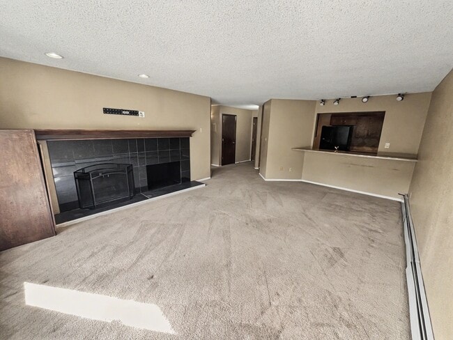 Photo - 1300 W 7th Ave