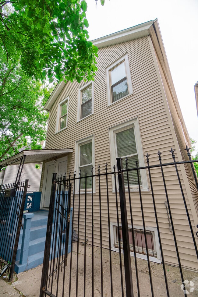 Building Photo - 2113 N Bingham St Rental