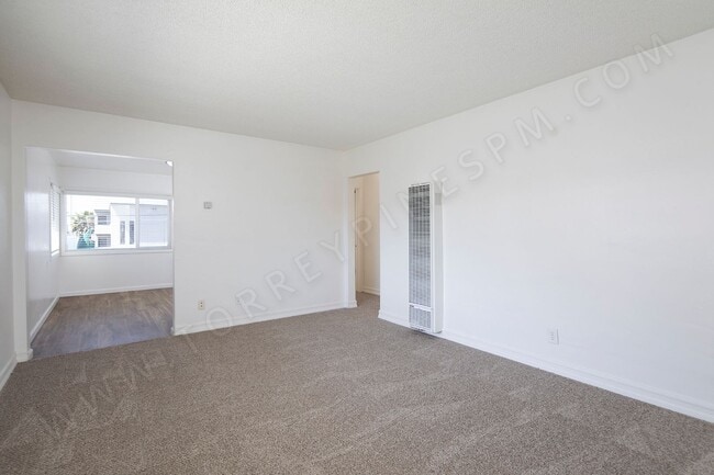 Photo - 2 WEEKS FREE!!! 2 BR with Partial Bay Views and Parking! Unit 3811
