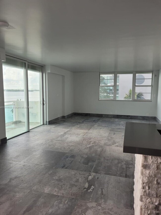 Photo - 3301 NE 5th Ave Unidad 410