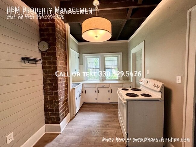 Photo - 304 Chicago Pl NW
