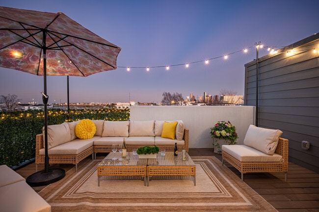 Photo - 917 Thompson St Unit 917