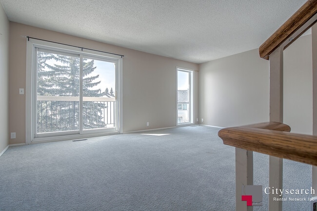 Photo - 1190-1190 Ranchview Rd NW