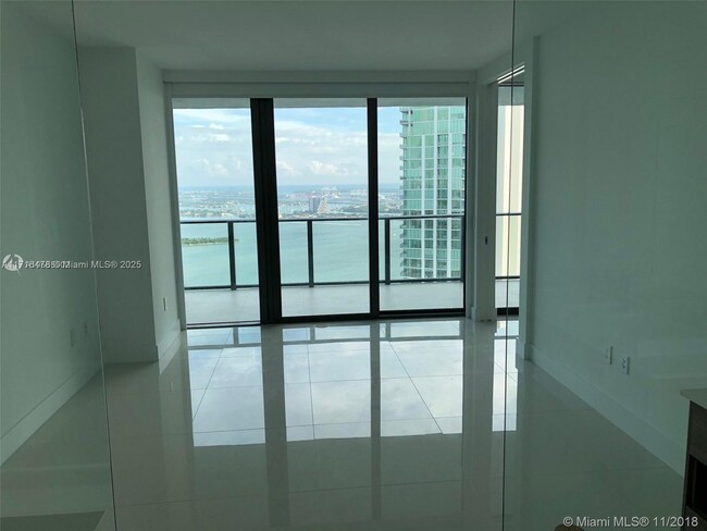 Photo - 650 NE 32nd St Condominio Unidad 4503