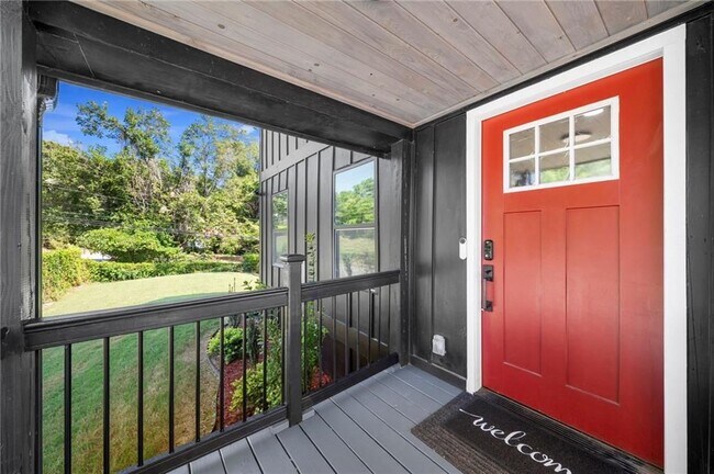 Photo - 298 Roy St SW