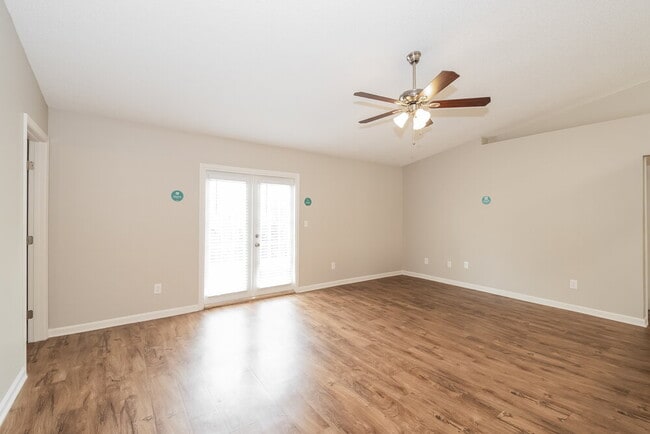 Photo - 1603 Twin Oak Ln