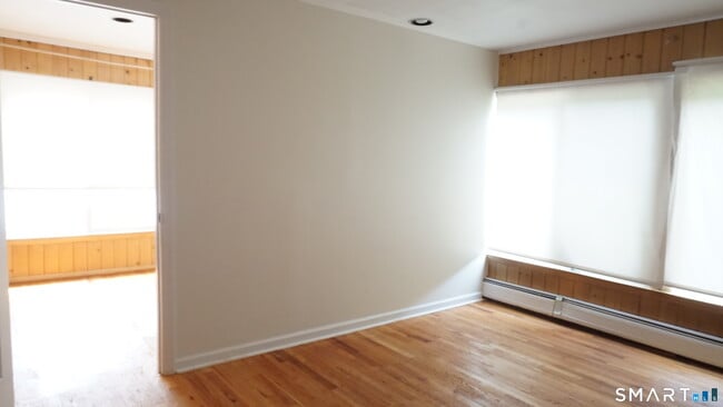 Photo - 72 Noble St Unit Back