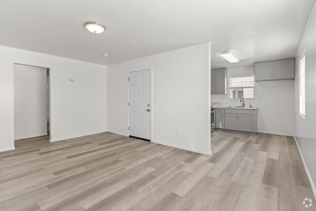 Building Photo - 11116 Berendo Ave Rental