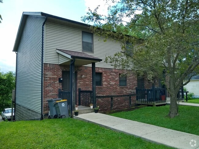Building Photo - MADISON STREET - AVAILABLE AUGUST 2023 Rental