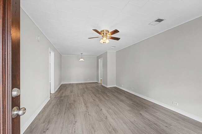 Photo - 1108 Georgina St