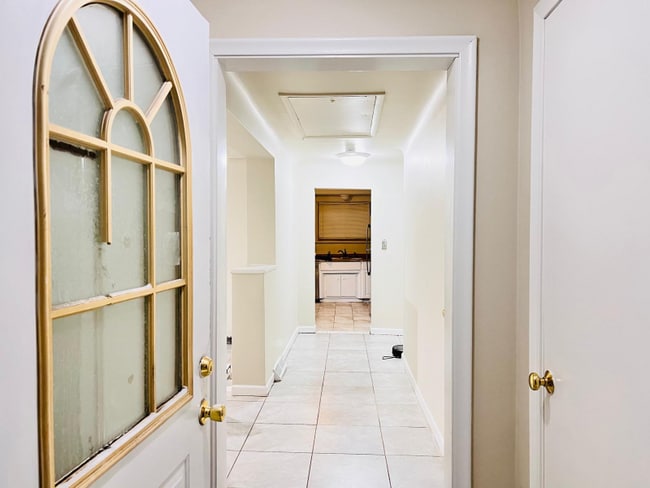 Building Photo - 25323 Orchard Lake Rd