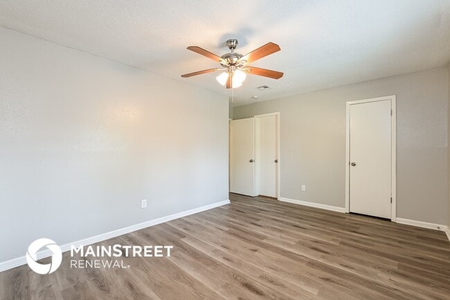 Photo - 4922 Crestway Dr