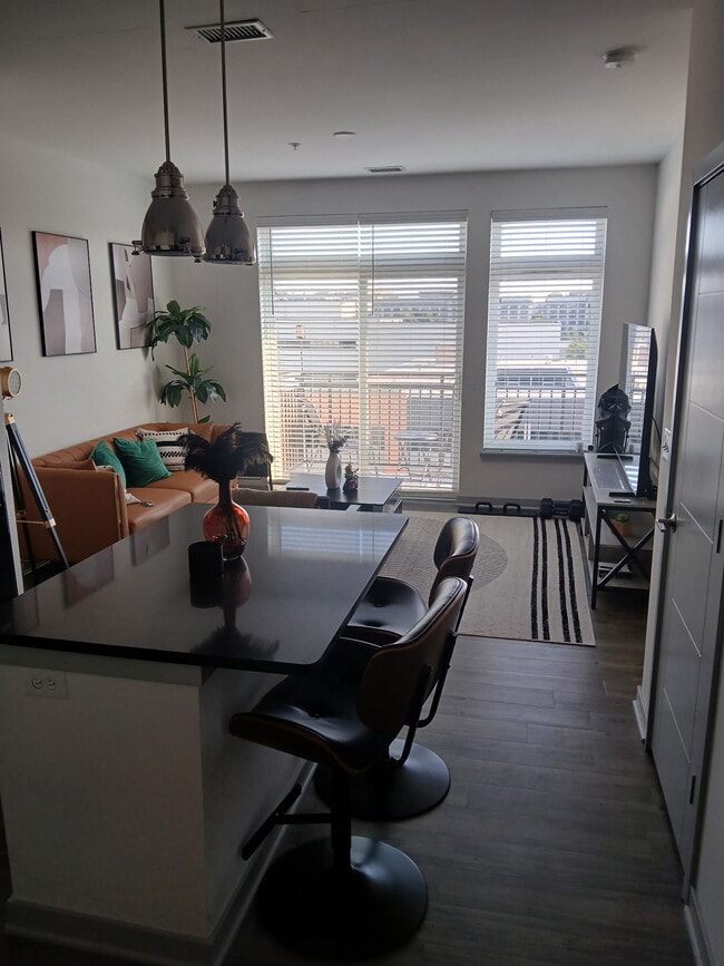 Building Photo - 25 N New Jersey St Unit Mosaic Rental