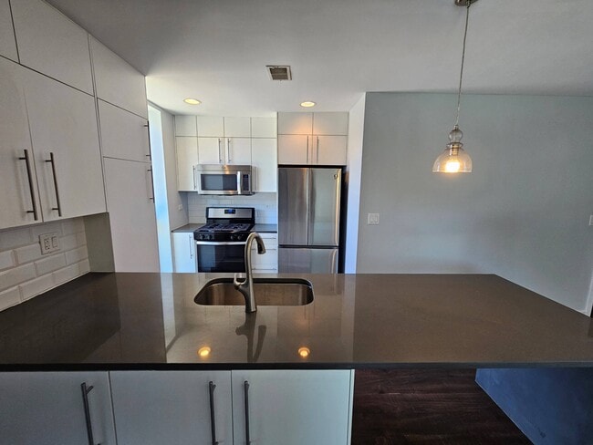 Photo - HIGHPOINT Lakeview on Sheffield