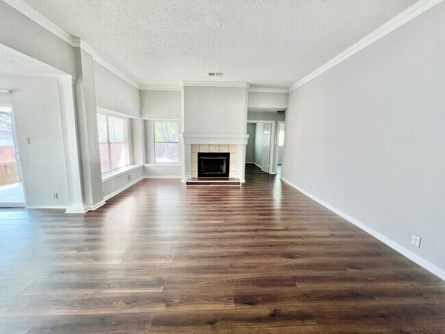 Photo - **MOVE IN SPECIAL!** 3 Bedroom 2 Bath Home...