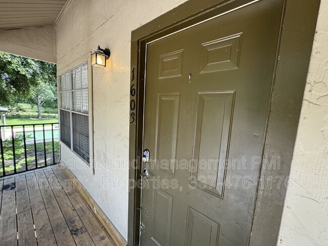 Photo - 300 Lozes Ave