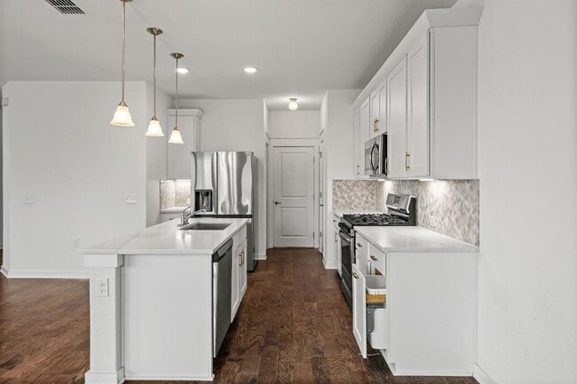 Photo - 7200 Grenadine Bloom Bnd