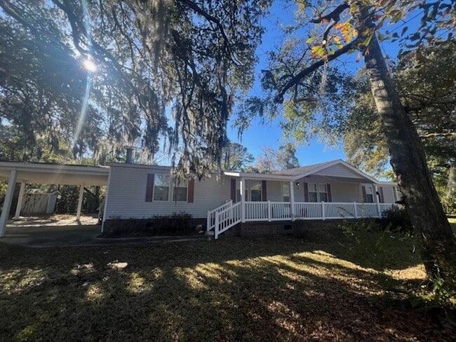Photo - Peden Point/Mrytle Grove/Masonboro Loop South Wilmington  2 garage garage! Oak Trees! Covered Porch!