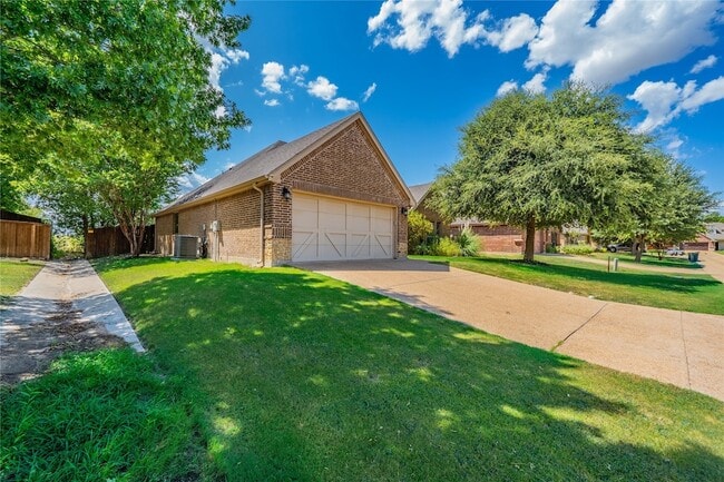 Photo - 109 Chateau Dr