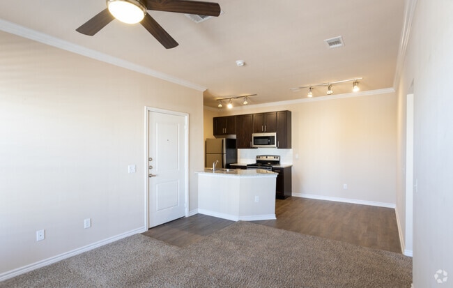 1BR 1BA - 669 SF