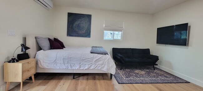 Photo - 4347 Governor Dr Unit Studio