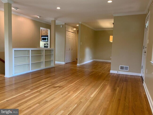 Photo - 1334 Mayflower Dr