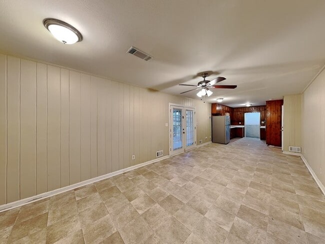 Photo - 1407 Palmer Pl SW