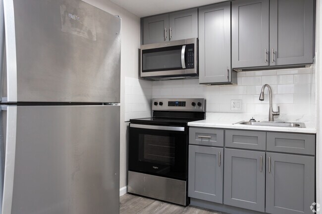 Holly Park Square Apartments
