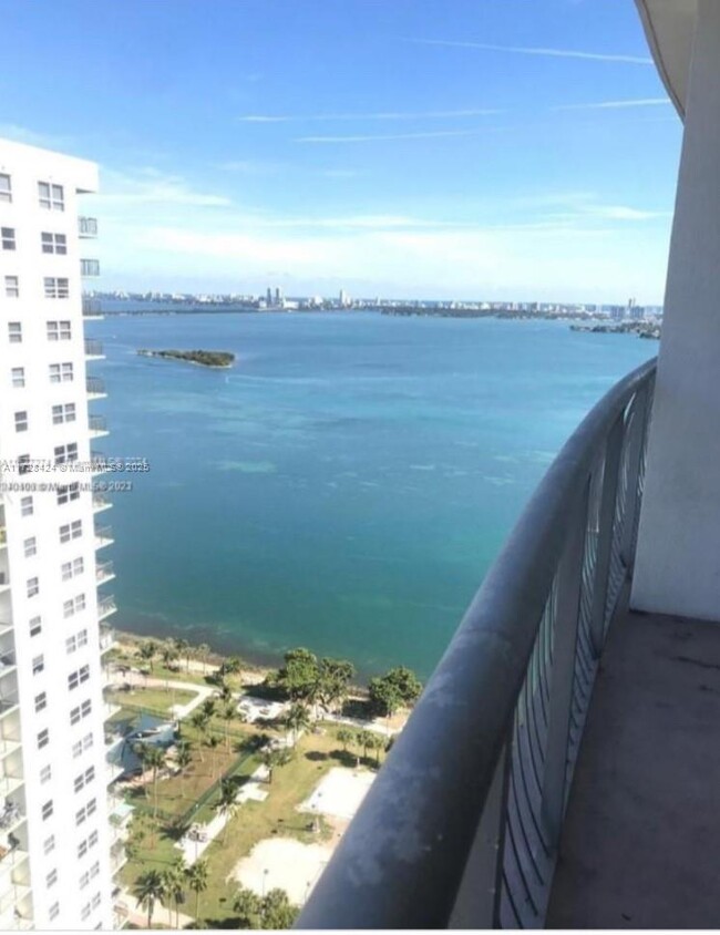 Photo - 1750 N Bayshore Dr Unidad 3507 Rental